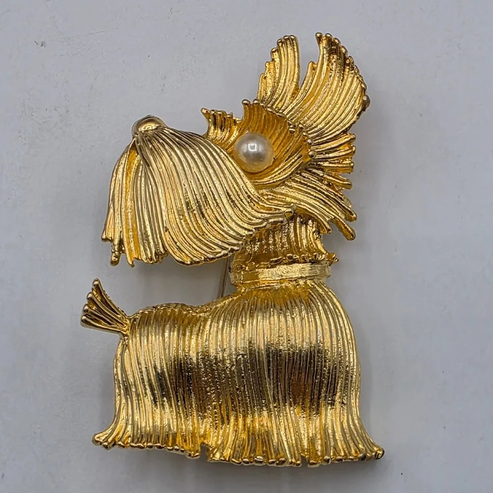 Vintage Gold Tone Scottish Terrier Scottie Dog Brooch Faux Pearl Eye Pin Animal - Picture 3 of 7
